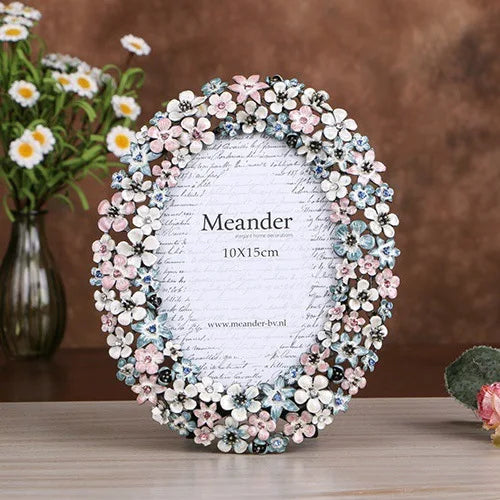 White Flower Textured Hand-Crafted Photo Frame Easel Hook for Tabletop Wall Display Decorative Floral Design