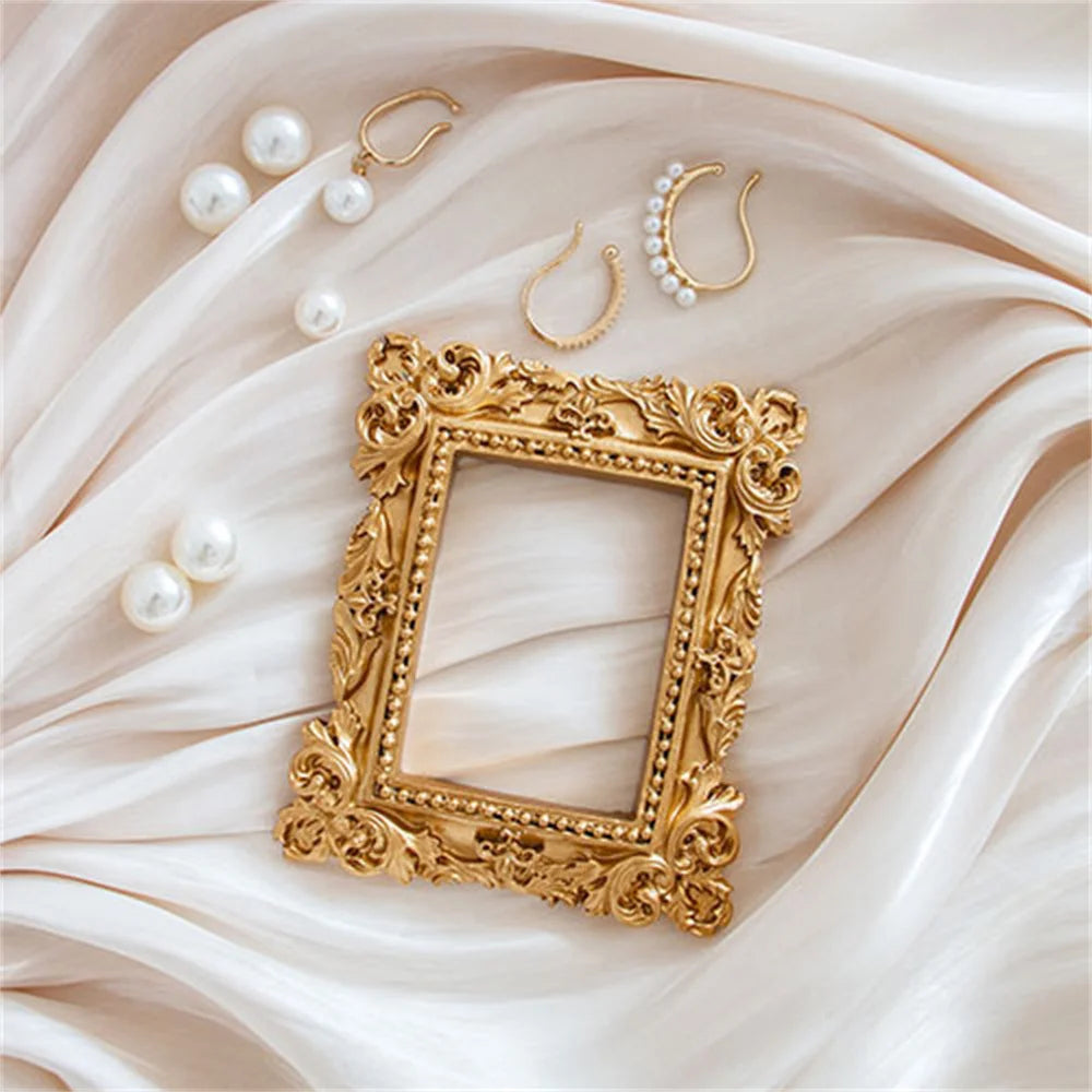 Mini gold small photo frame shooting props retro European style photo frame embossed nail art earrings pose props