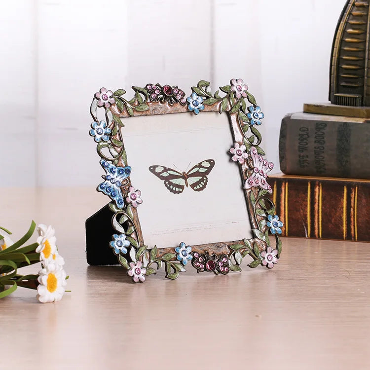 White Flower Textured Hand-Crafted Photo Frame Easel Hook for Tabletop Wall Display Decorative Floral Design