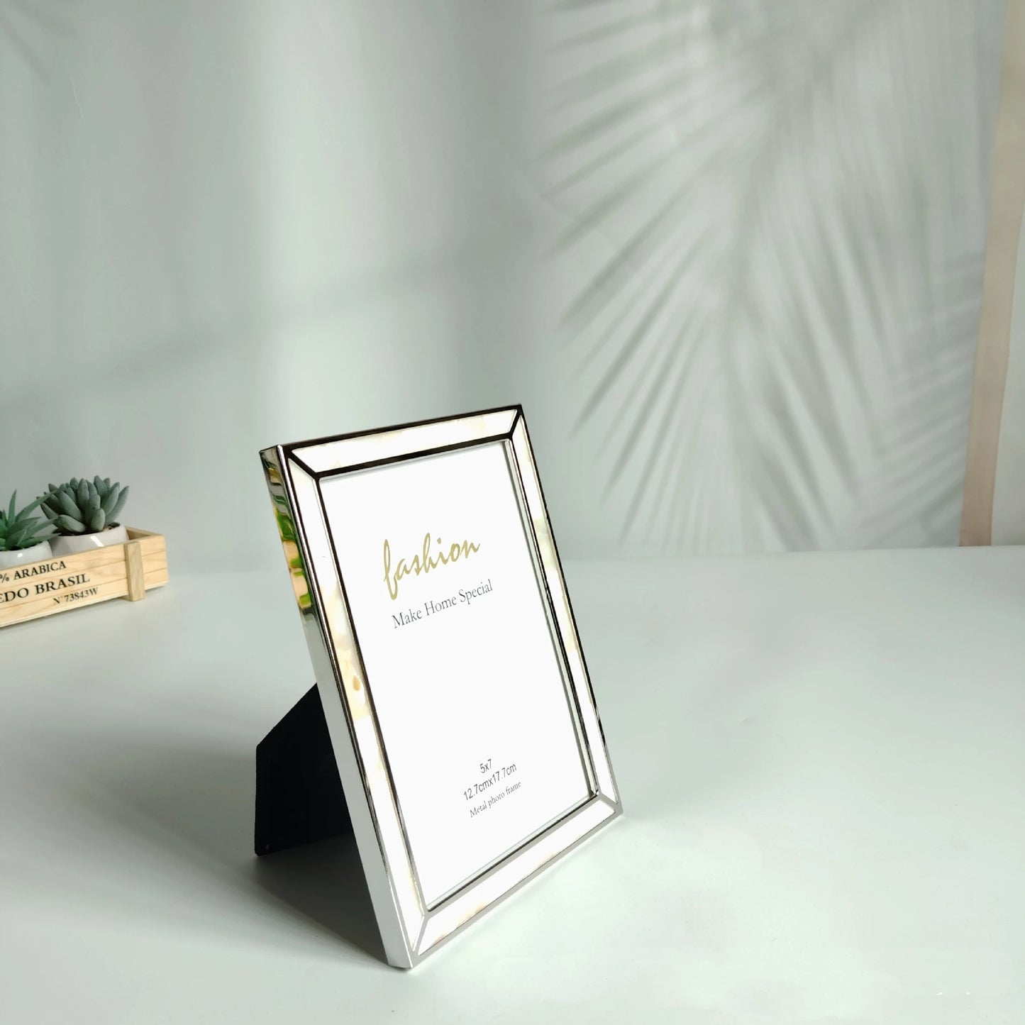 Modern Luxury Fashion Natural Shell Metal Picture Frame Home Decoration Pieces