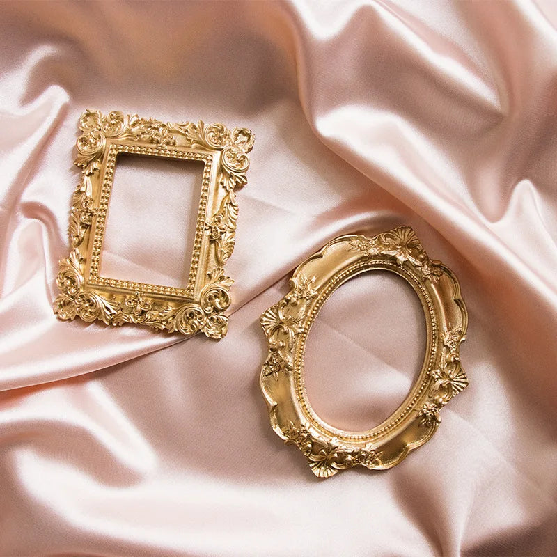 Mini gold small photo frame shooting props retro European style photo frame embossed nail art earrings pose props