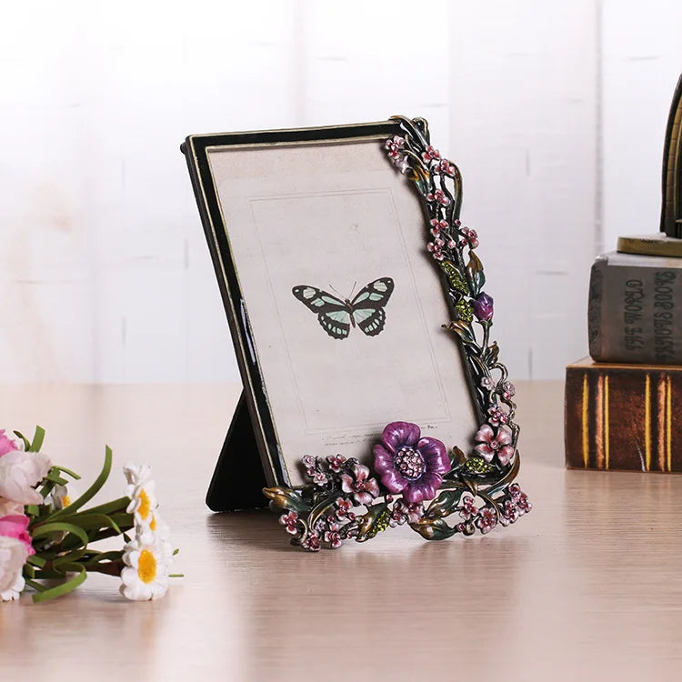 White Flower Textured Hand-Crafted Photo Frame Easel Hook for Tabletop Wall Display Decorative Floral Design