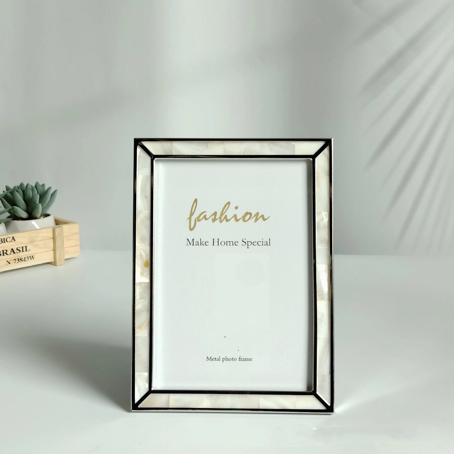 Modern Luxury Fashion Natural Shell Metal Picture Frame Home Decoration Pieces