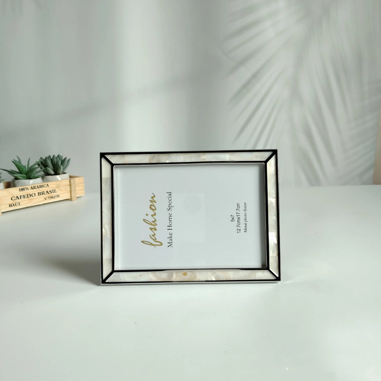 Modern Luxury Fashion Natural Shell Metal Picture Frame Home Decoration Pieces