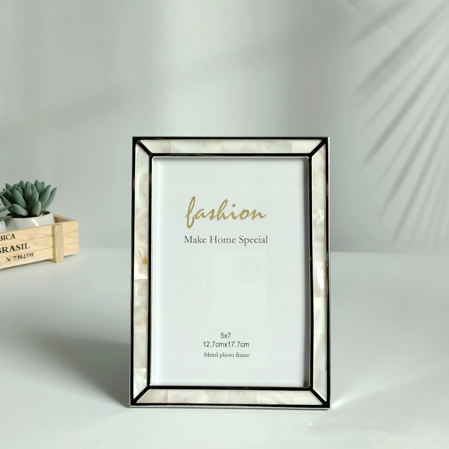 Modern Luxury Fashion Natural Shell Metal Picture Frame Home Decoration Pieces