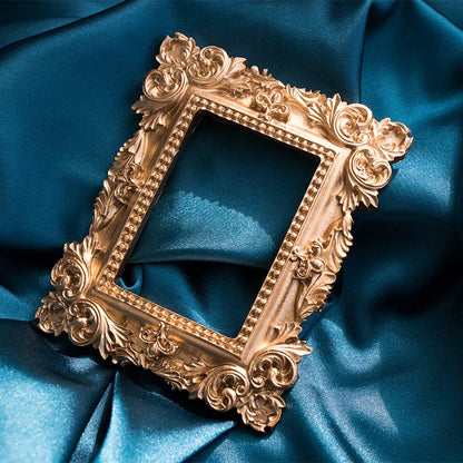 Mini gold small photo frame shooting props retro European style photo frame embossed nail art earrings pose props